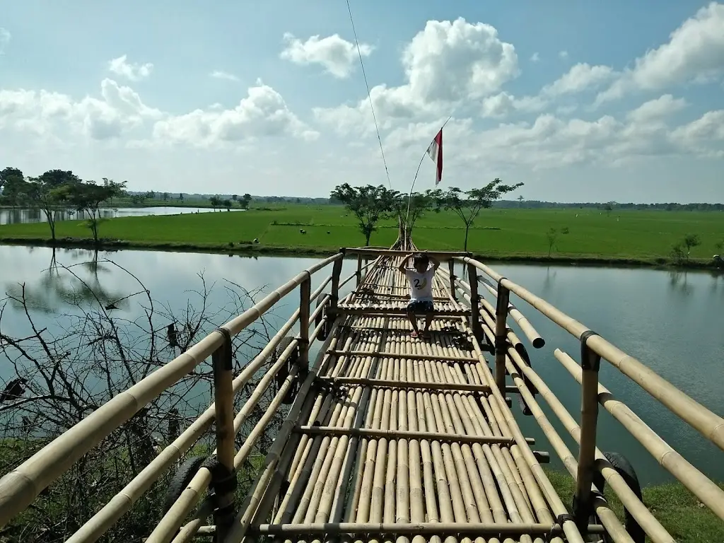 QVMH+RM8 Wisata Waduk Grobogan, Bendo Lor, Bendo, Kec. Kapas, Kabupaten Bojonegoro, Jawa Timur 62181, Indonesia