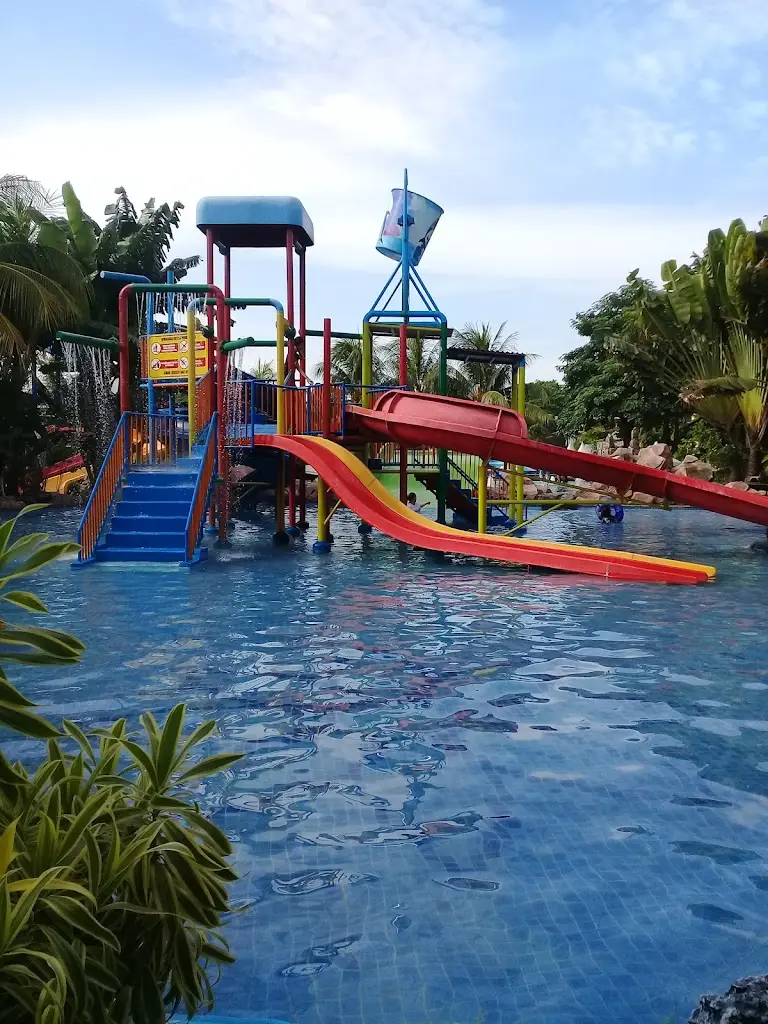 Wonderland Adventure Waterpark Galuh Mas Karawang, Jl. Galuh Mas Raya No.1, Telukjambe, Telukjambe Timur, Karawang, Jawa Barat 41361, Indonesia