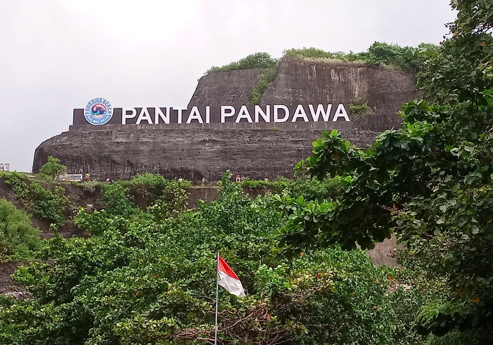 pantai pandawa bali