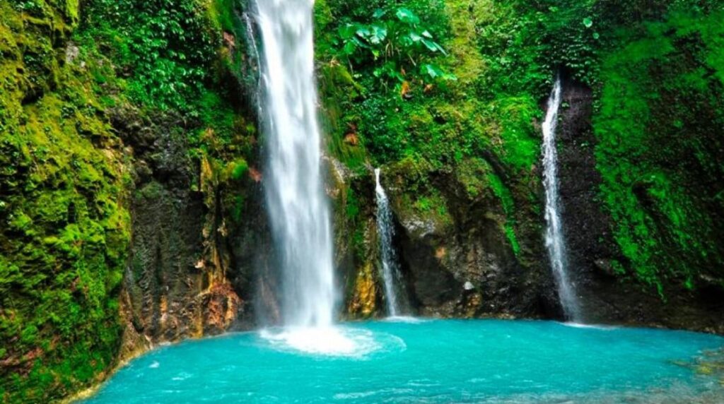 hidden gem medan Air Terjun Dua Warna Sibolangit