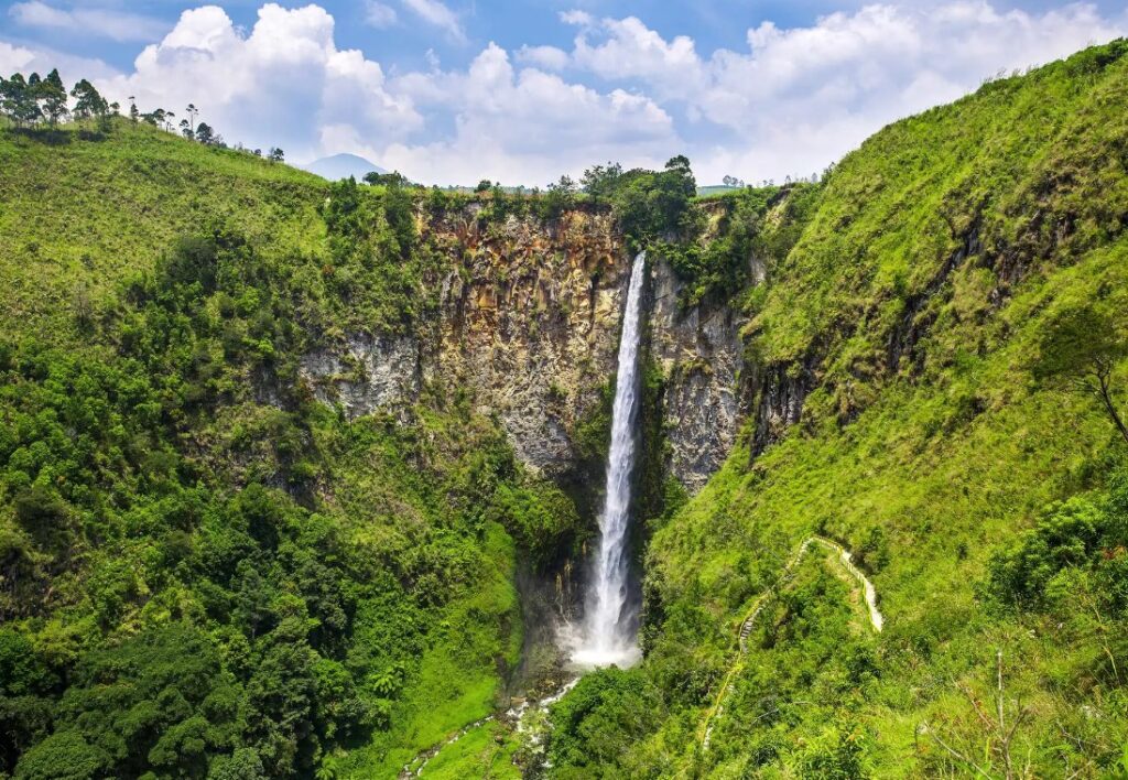 hidden gem medan Air Terjun Sipiso Piso